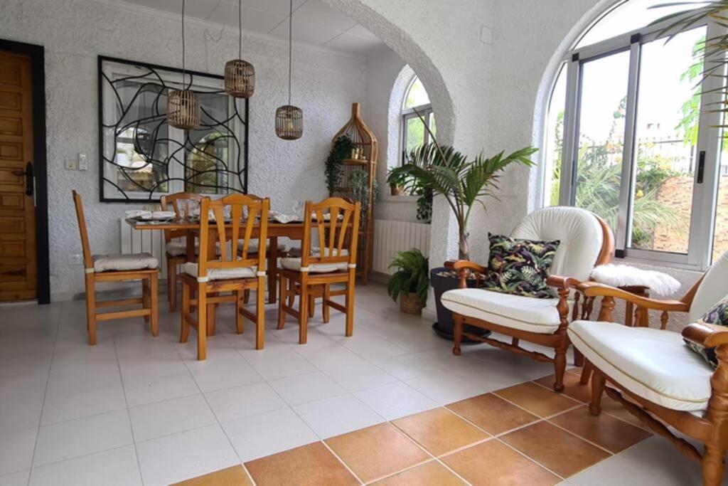 Tropical Paradise Villa in Torrevieja photo 3