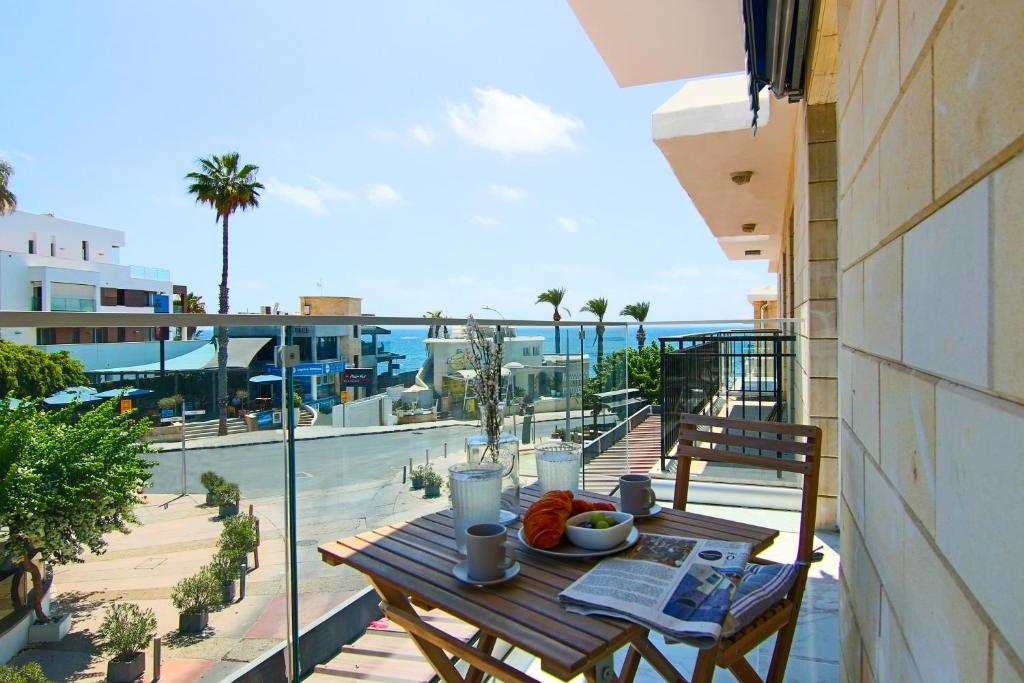 Phaedrus Living Seaside Luxury Flat Athina 21 photo 4