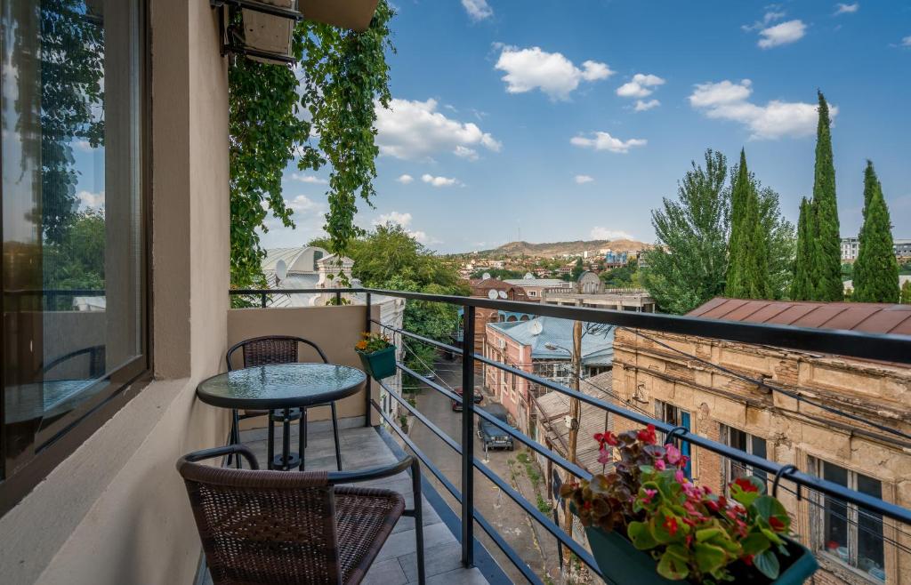 Constant Tbilisi - Tap to explore photos