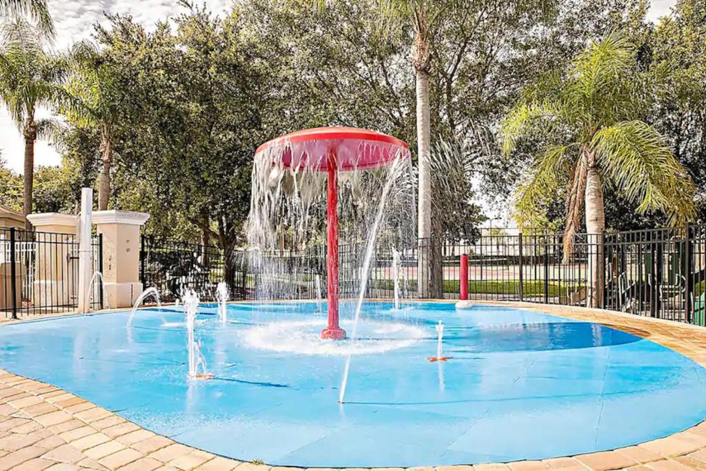 3 Bedroom Resort Style Condo, 3 Miles to Disney! photo 4