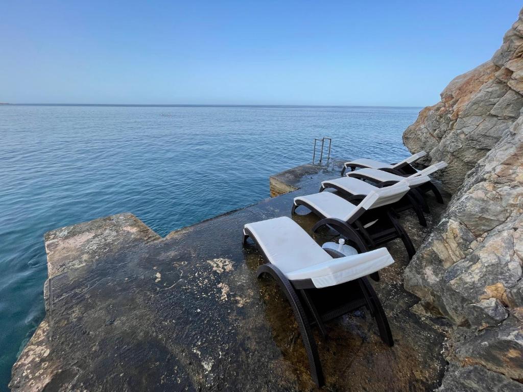 Royal Bay photo 1