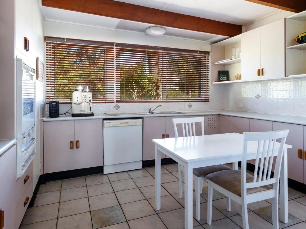 Bennett's Beach Cottage photo 4