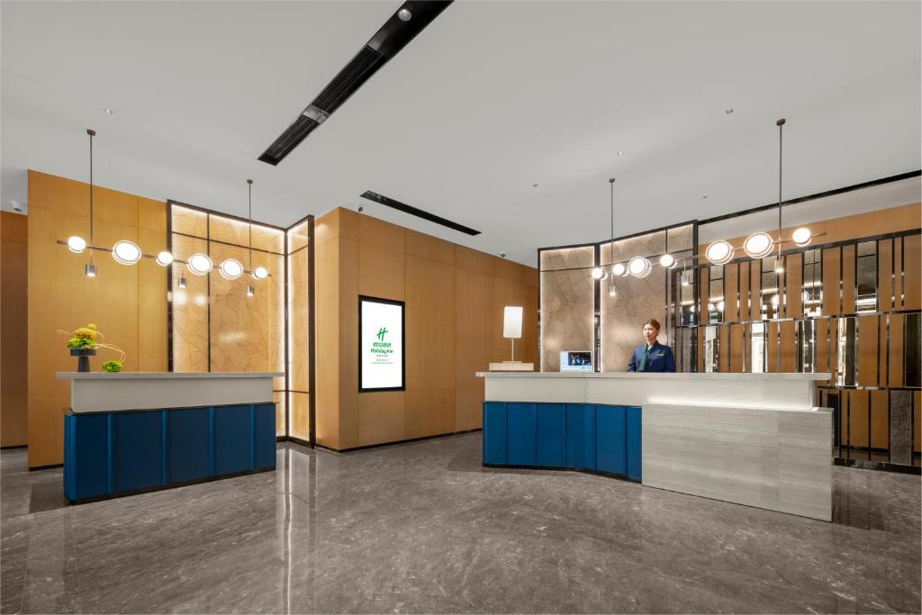 Holiday Inn Qinhuangdao Haigang photo 1