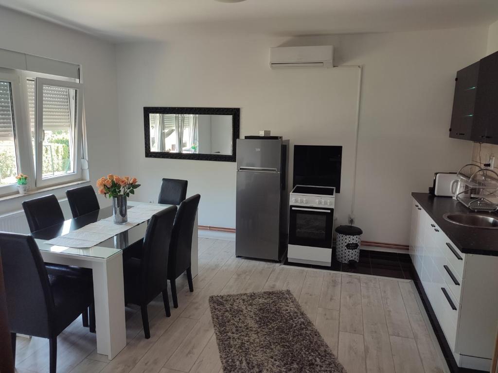 Apartman DORA photo 2