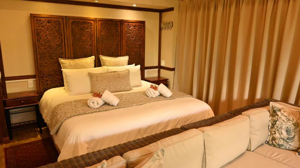 LUXURY EN-SUITE ROOM WITH LOUNGE @ 4 STAR GUEST HOUSE photo 3