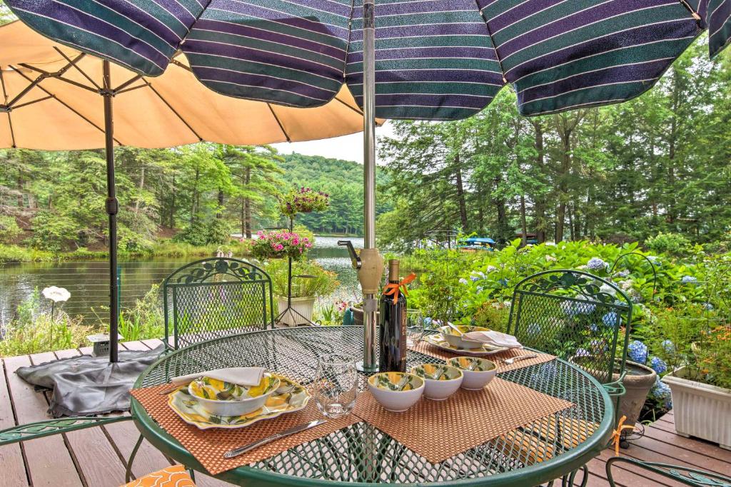 Lakefront Poconos Retreat with Hot Tub, Near Hiking! photo 2