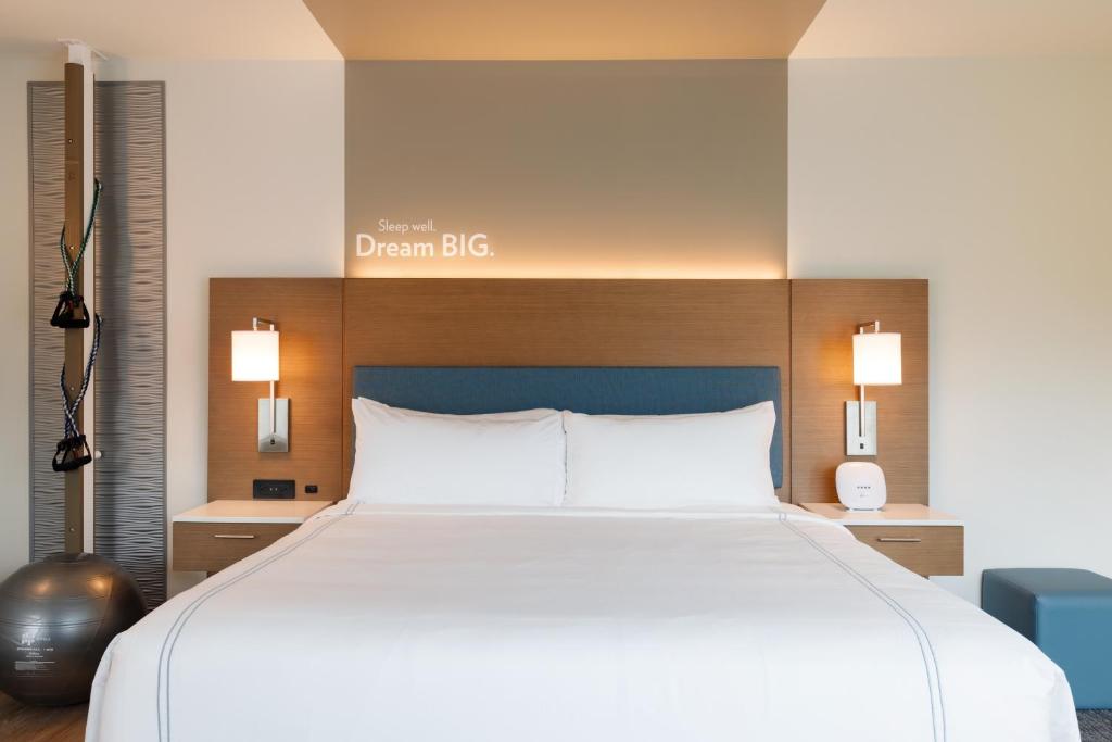 EVEN Hotels Rochester - Mayo Clinic Area, an IHG Hotel photo 2