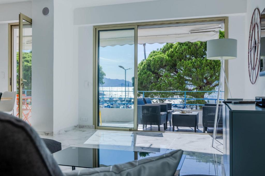 Right by the beaches 90m2 on the Croisette photo 4