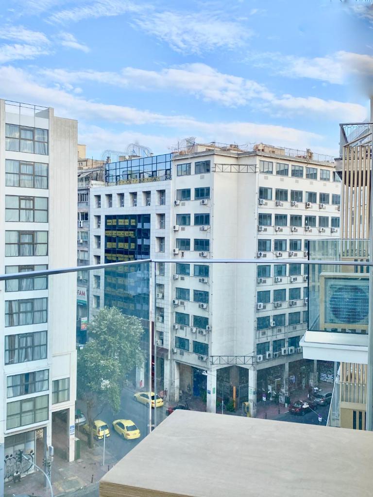 Апартаменты (City Condo), Athens Warehouse