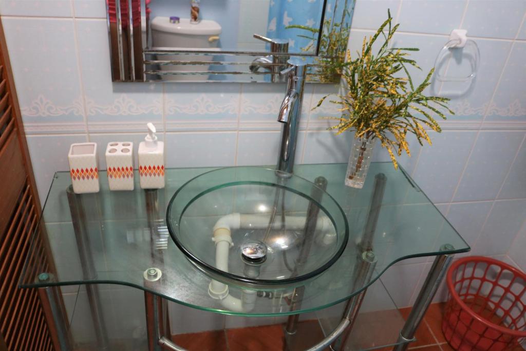 Ocean Views and Hospitable Hosts photo 3