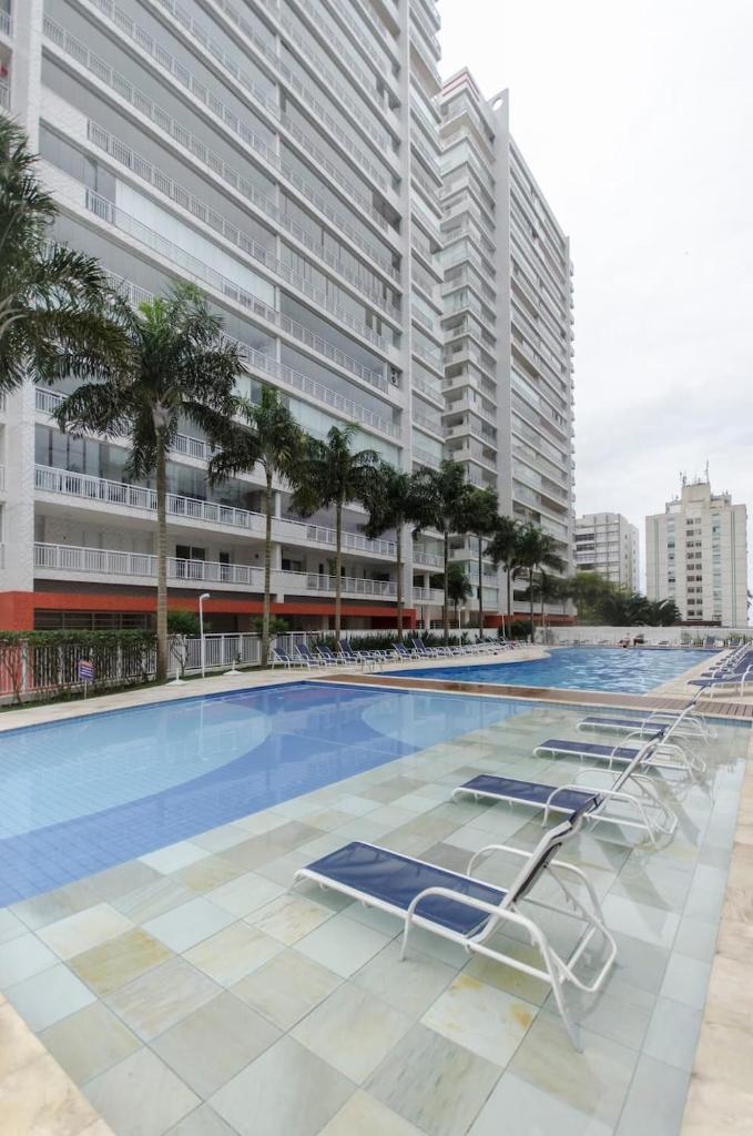 GUARUJÁ ASTURIAS, LAZER COMPLETO, AR CONDICIONADO E VARANDA GOURMET
