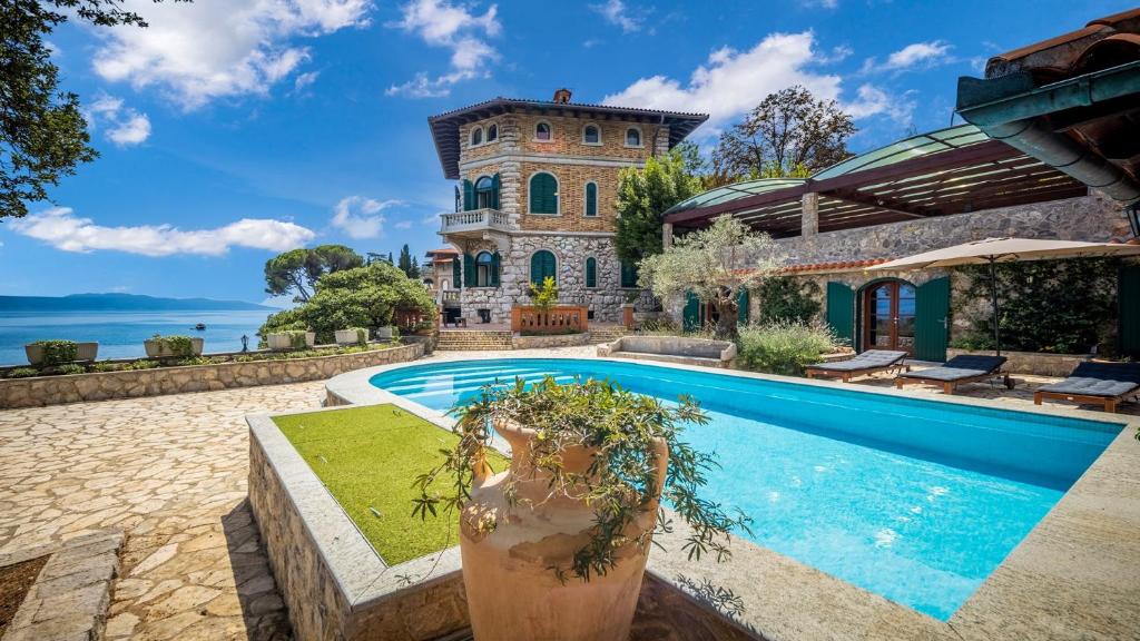 Beachfront Villa Belmond Lovran with pool and private beach photo 3