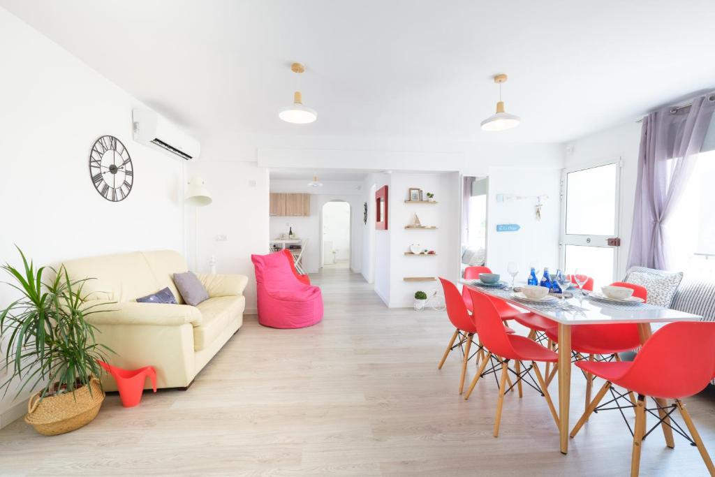 Seaview 3 bedroom Kings Road Penthouse photo 1