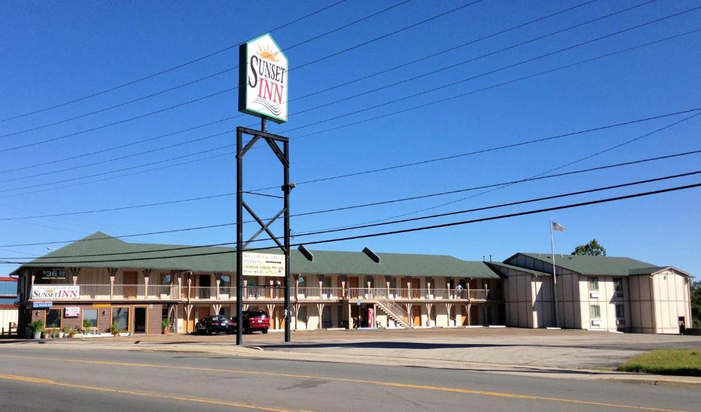 Sunset Inn-Rolla photo 1