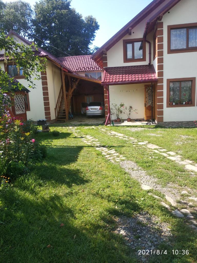 Guest House Pid Lypamy photo 2