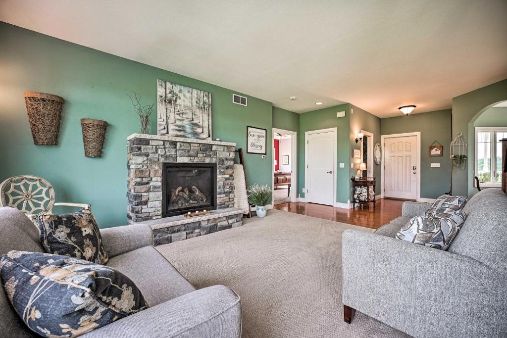 Blue Birds Perch Stunning Home on Private Hilltop photo 1
