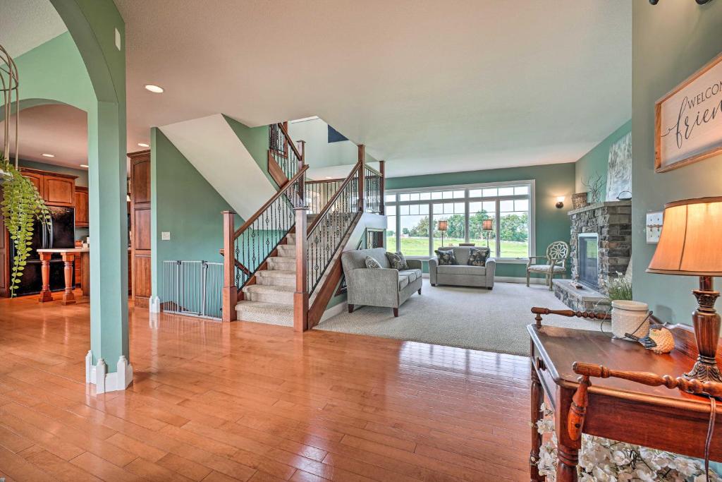 Blue Birds Perch Stunning Home on Private Hilltop photo 4