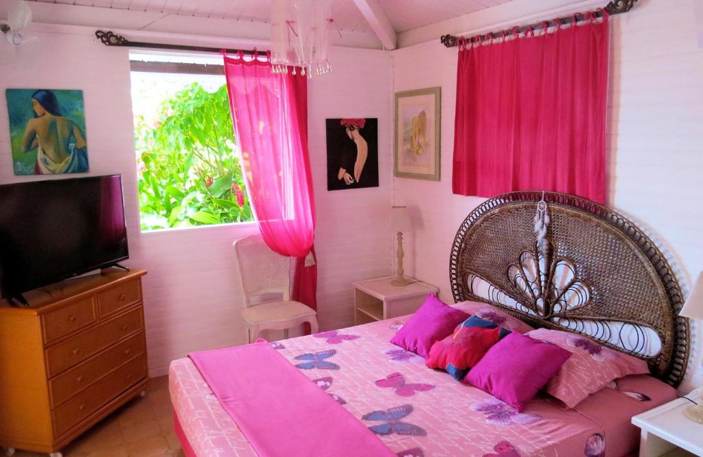 Villa de 3 chambres avec piscine privee jardin clos et wifi a Sainte Anne photo 3