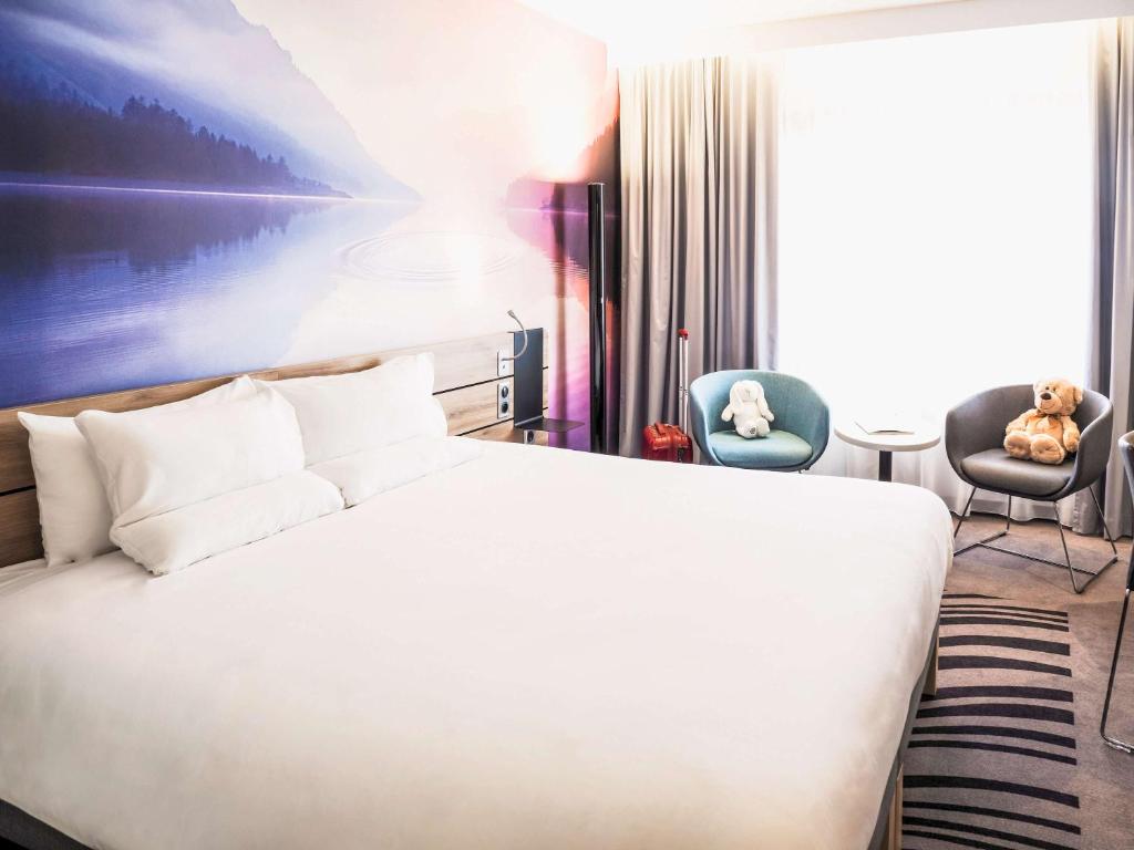 Двухместный (Улучшенный номер с кроватью размера «queen-size»), Novotel Katowice Centrum