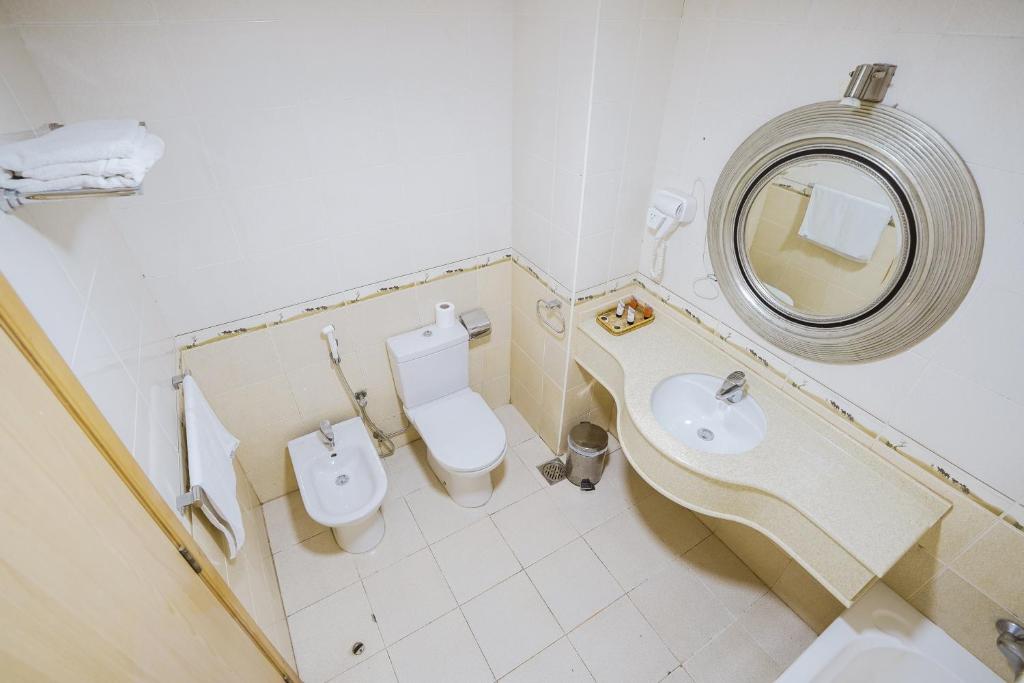 Трехместный (Стандартный трехместный номер), Отель Crystal Plaza Hotel