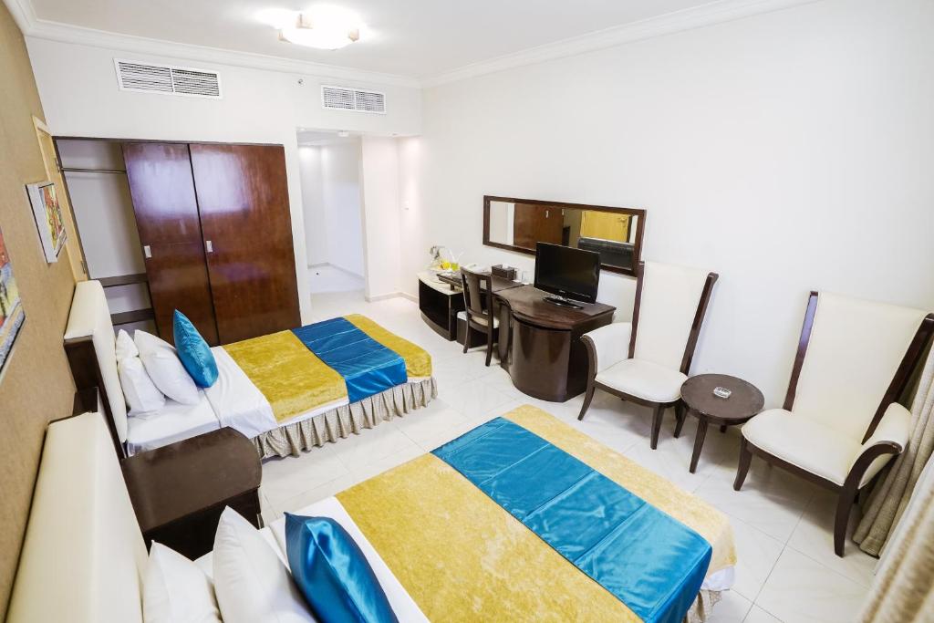 Трехместный (Стандартный трехместный номер), Отель Crystal Plaza Hotel