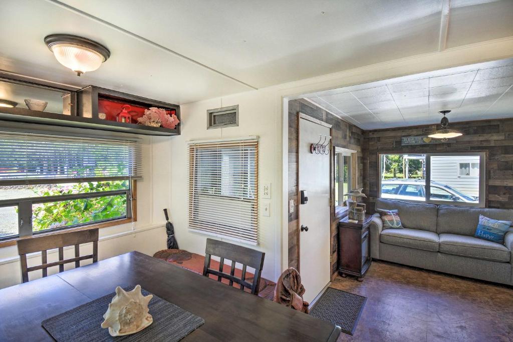 Coastal PNW Gem with Hot Tub - Walk to Beach! photo 1