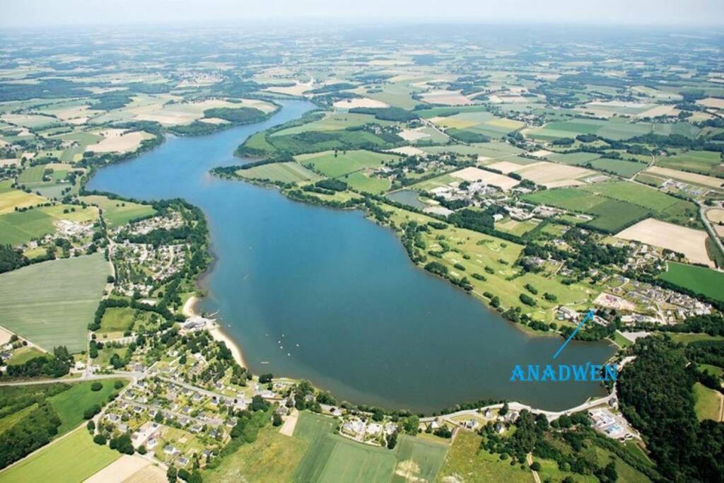 Cottage Anadwen au pied du lac au duc et son golf photo 1