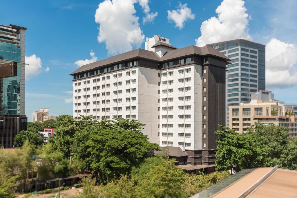 Двухместный (Deluxe Room - Quarantine Full Board Package), Seda Ayala Center Cebu