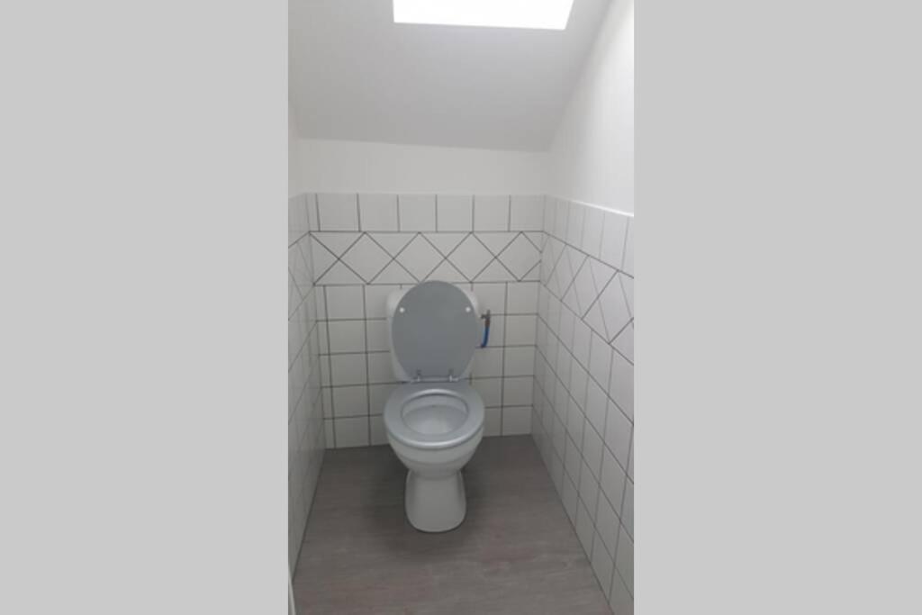 Maison de bourg avec extérieur. photo 4