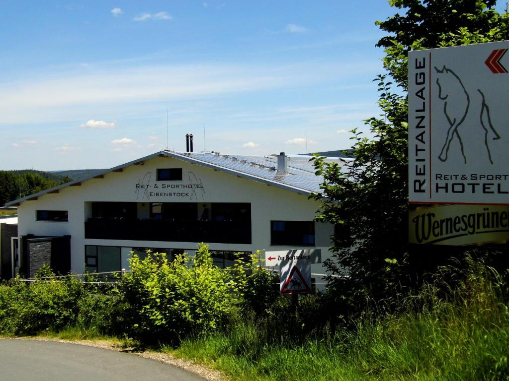 Reit- und Sporthotel Eibenstock photo 1
