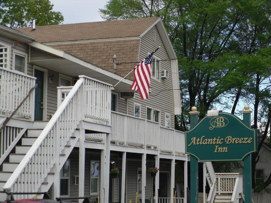Atlantic Breeze Inn image
