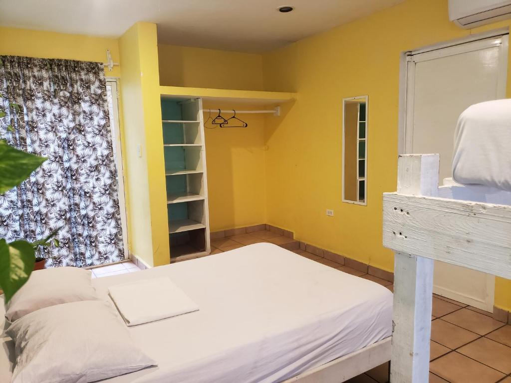 Четырехместный (Четырехместный номер с общей ванной комнатой), Tres Mundos Hostel