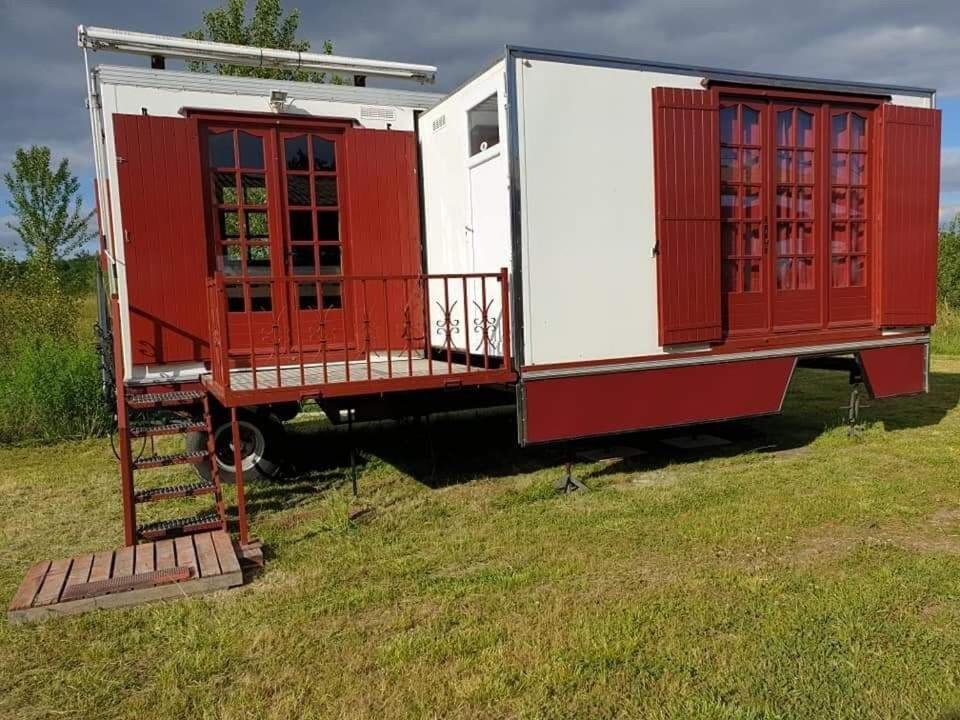 Gîtes Les Perouilles - La loge climatisée de Naïda photo 3