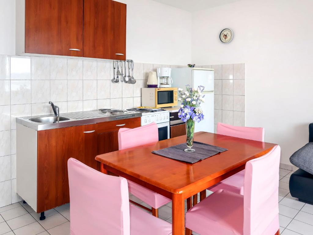 Apartment Manestar - CKV220 by Interhome photo 3