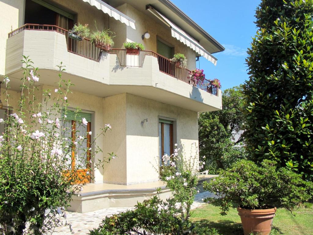 Apartment Lidia by Interhome