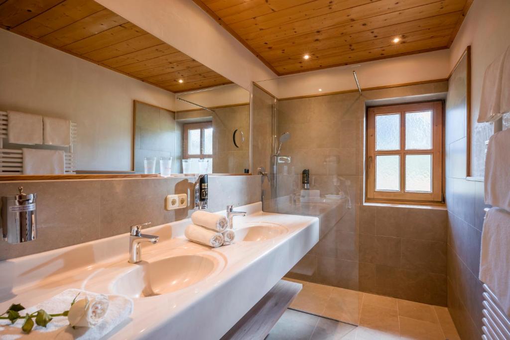 Vier Jahreszeiten Wellnessresort Achensee photo 3