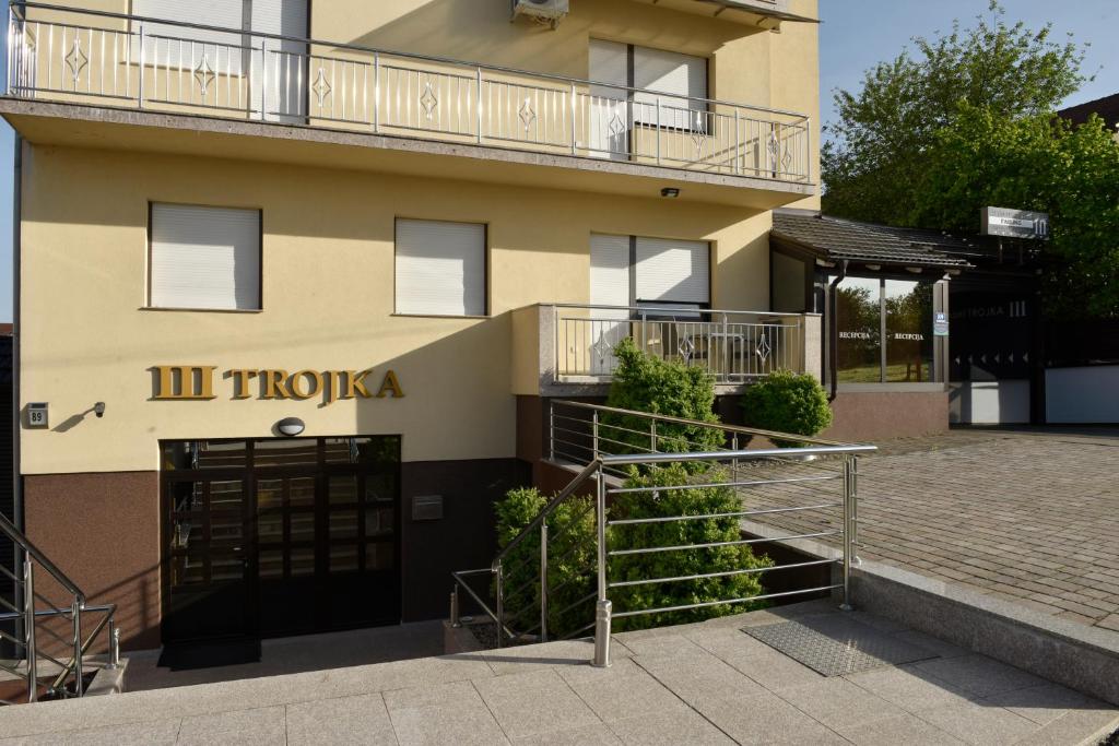 Apartmani i Bungalovi TROJKA photo 3