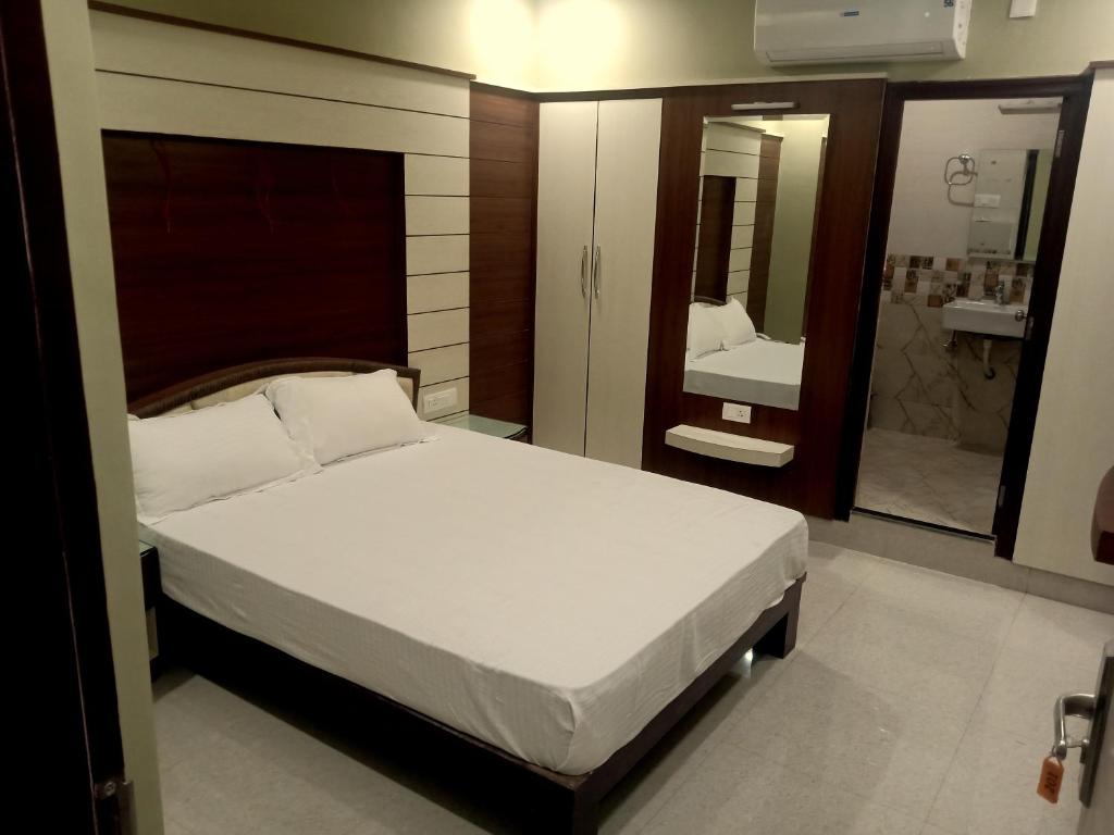 Hotel Shri Gourav photo 1