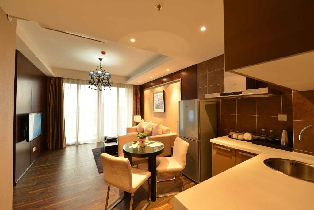 Сьюит (Суперлюкс), Chengdu Jianian CEO Apartment Funian