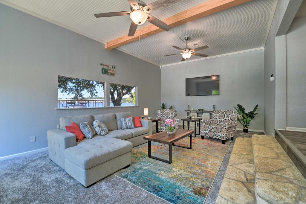 Spacious Granbury Home with Lakefront Outdoor Oasis! photo 3