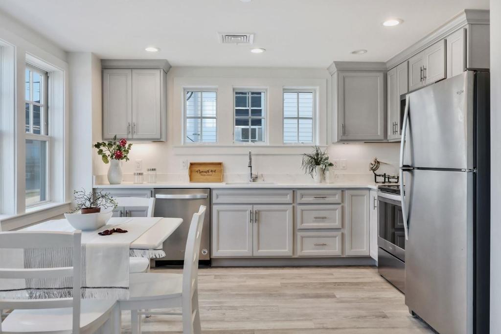 Harbourtown Suites on Plymouth Harbor photo 3