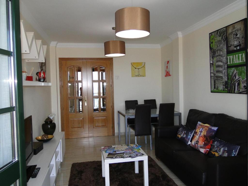 Apartamentos El Pinedo photo 2