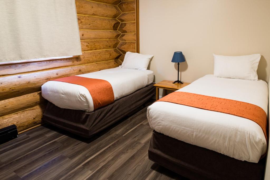 Glacier House Hotel & Resort photo 1