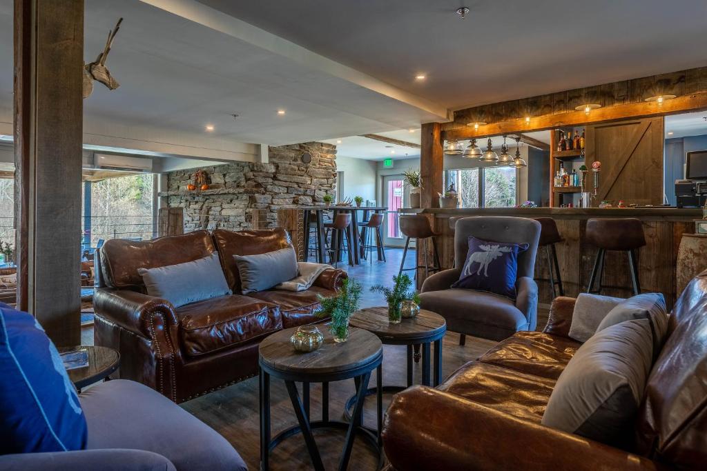 Mountain Meadows Lodge image