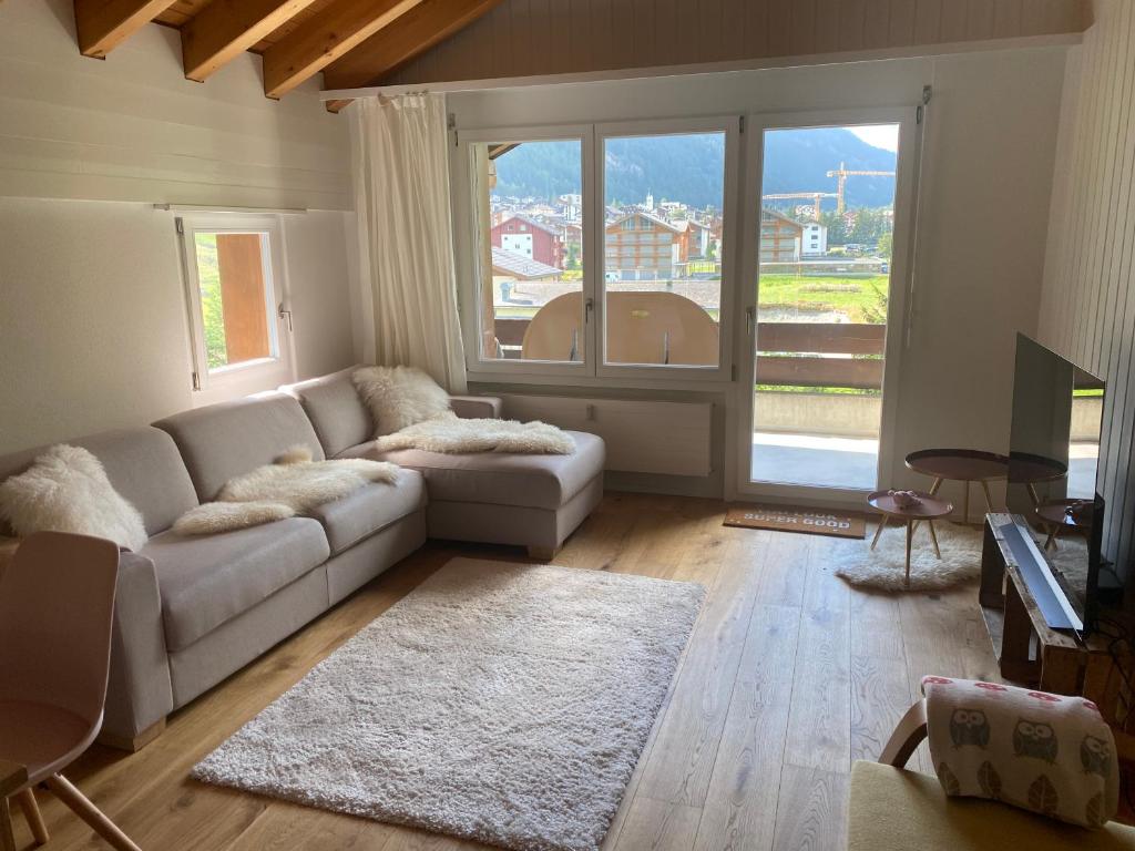 Moderne Dachwohnung Nähe Zermatt mit Balkon photo 1