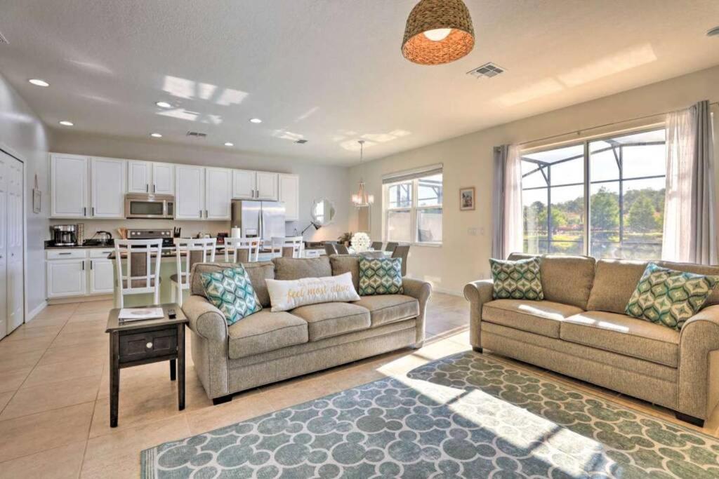 Family Resort - 4BR Home 20 min to Disney or Universal - Private Pool image