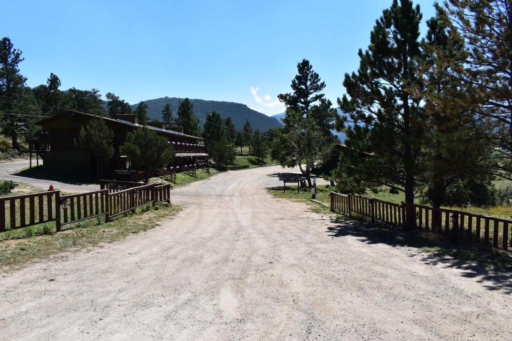 Estes Lake Lodge photo 2