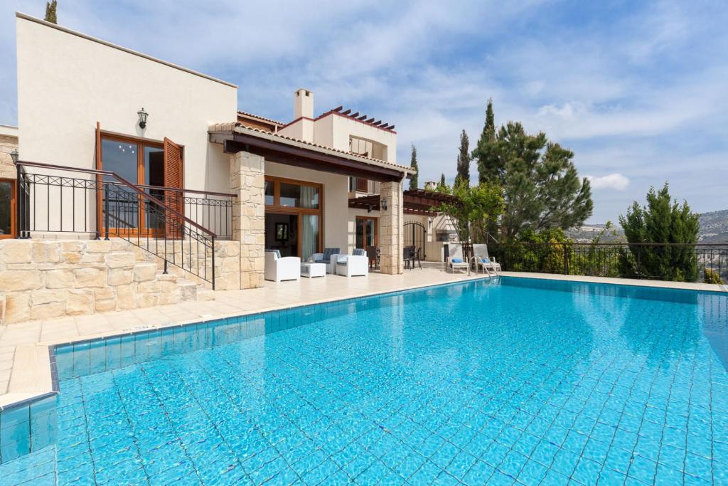 Aphrodite Hills Rentals - Superior Villas photo 4