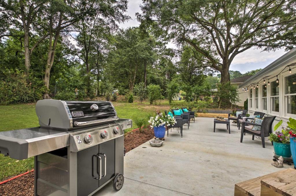 Alpharetta Home with Large Yard - Walk to Dtwn! photo 2