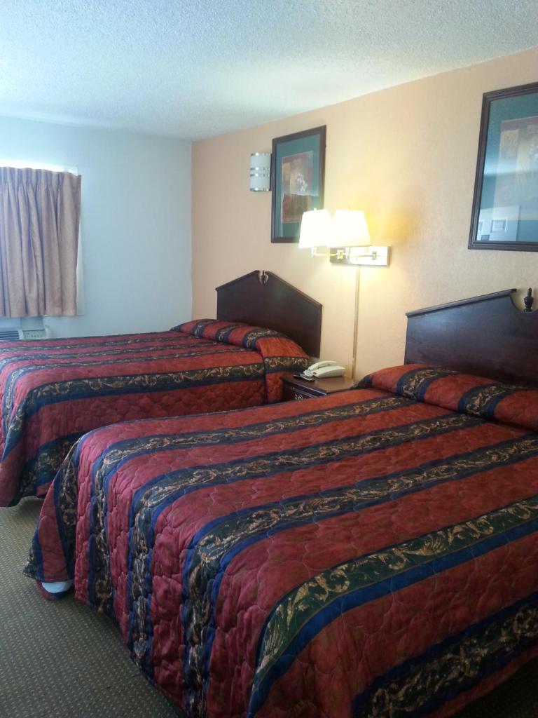 Budget Inn photo 1